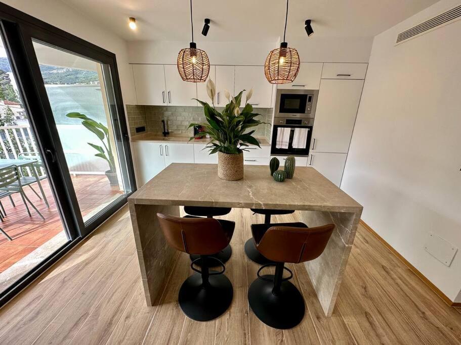Moderno Y Acogedor Apartamento Con Terraza “ Llebeig” Soller Exterior photo